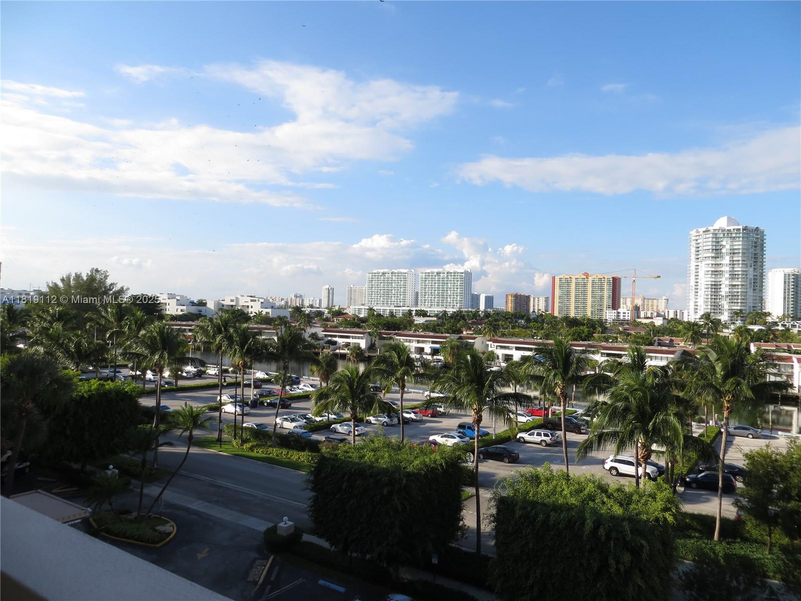 220 Kings Pt Dr #607,Sunny Isles Beach, FL 33160