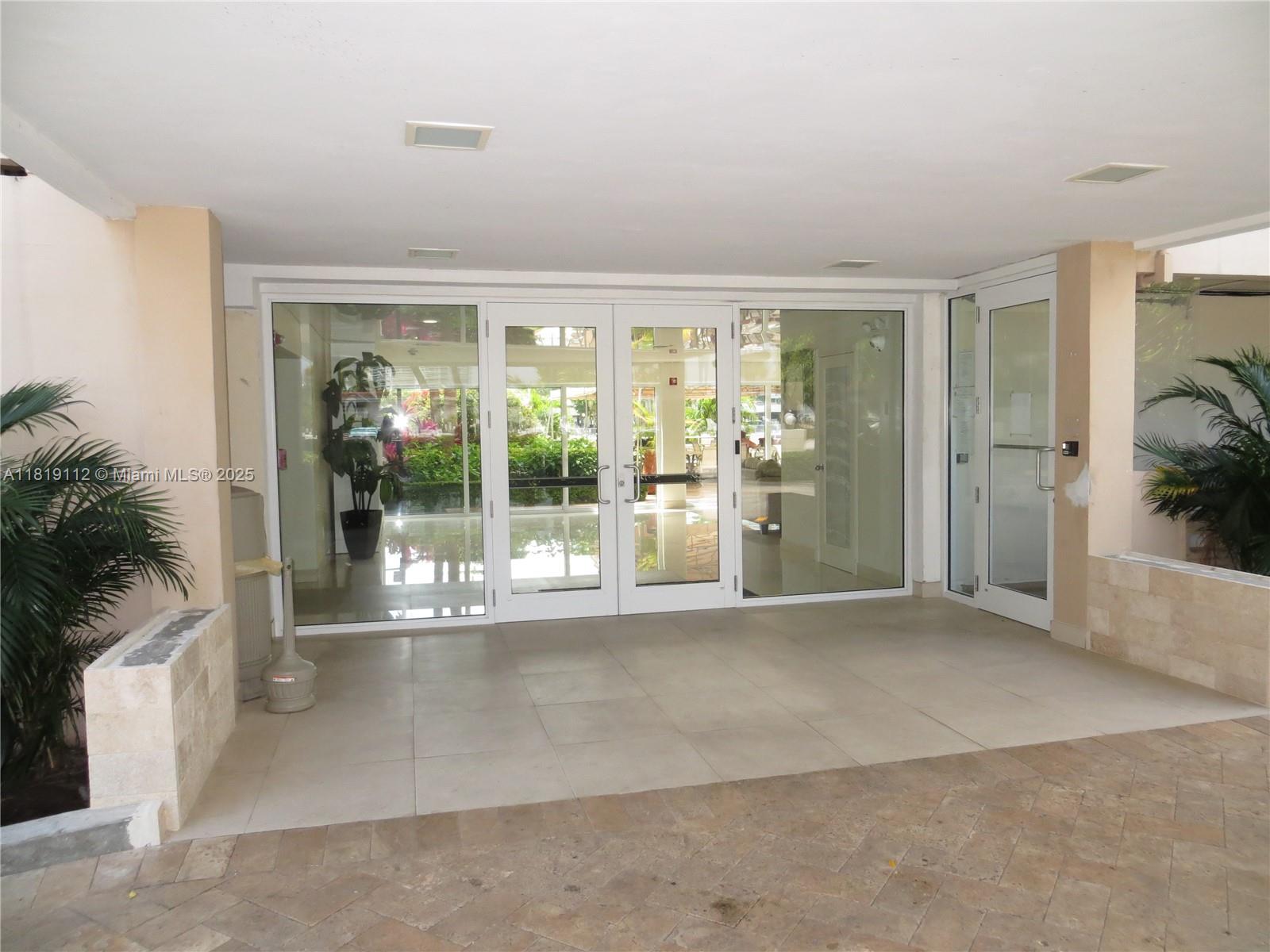 220 Kings Pt Dr #607,Sunny Isles Beach, FL 33160