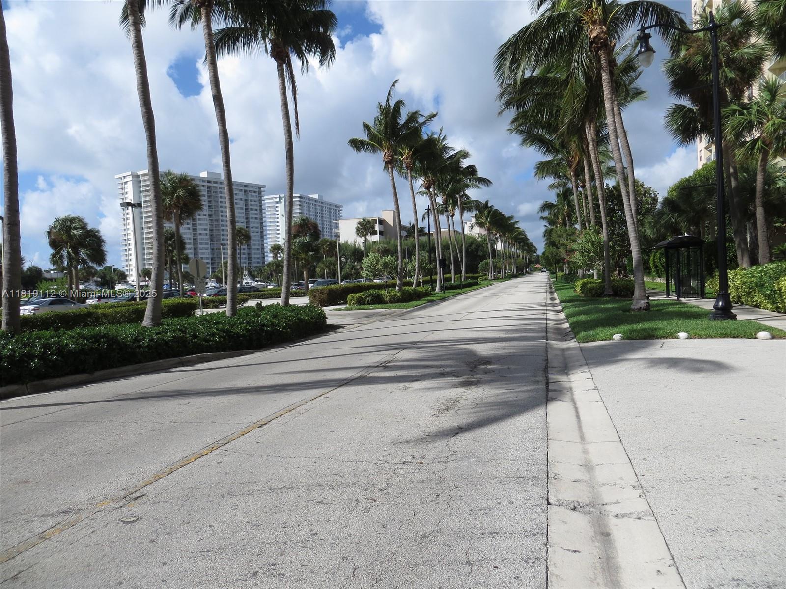 220 Kings Pt Dr #607,Sunny Isles Beach, FL 33160