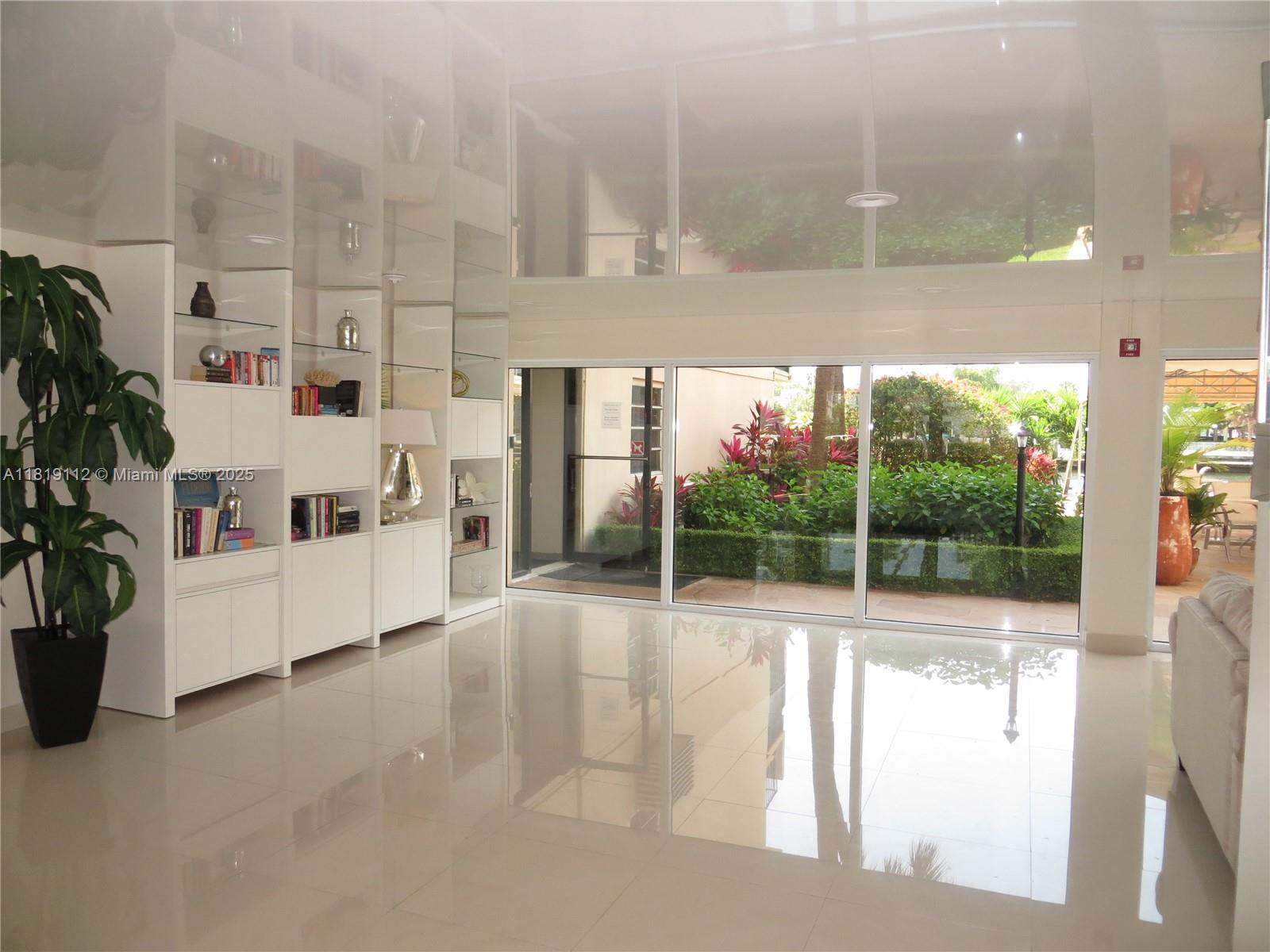 220 Kings Pt Dr #607,Sunny Isles Beach, FL 33160