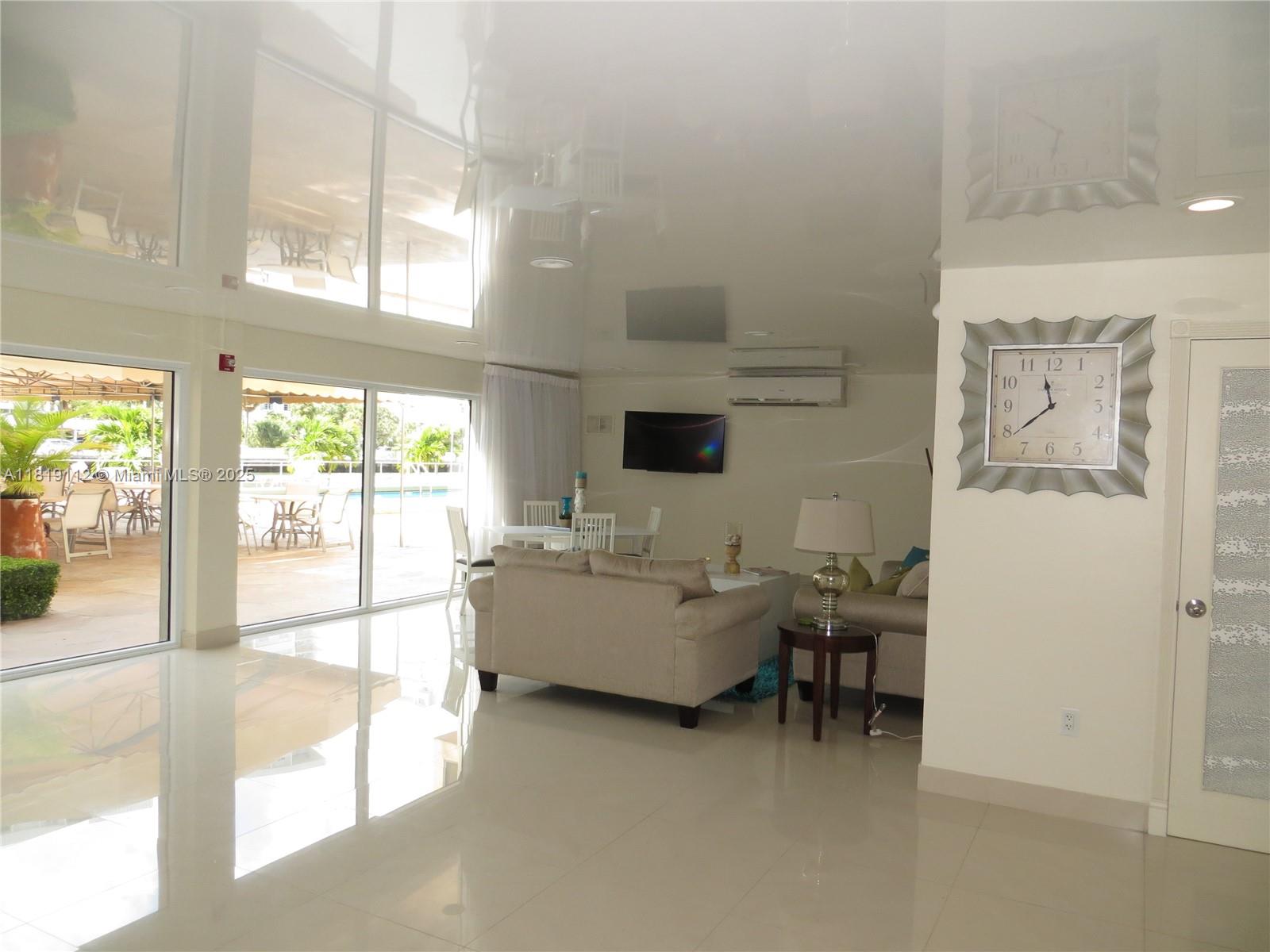 220 Kings Pt Dr #607,Sunny Isles Beach, FL 33160