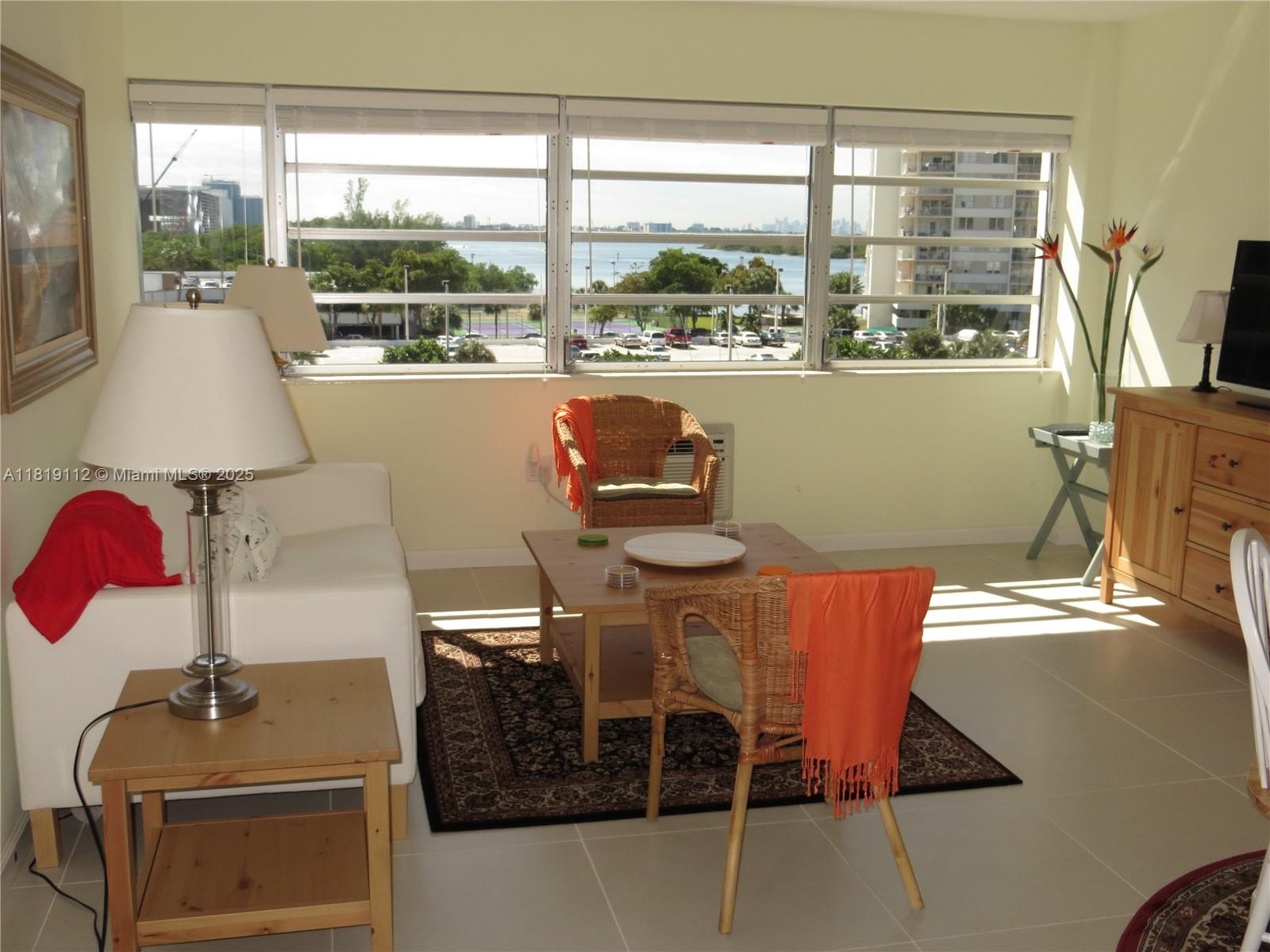 220 Kings Pt Dr #607,Sunny Isles Beach, FL 33160