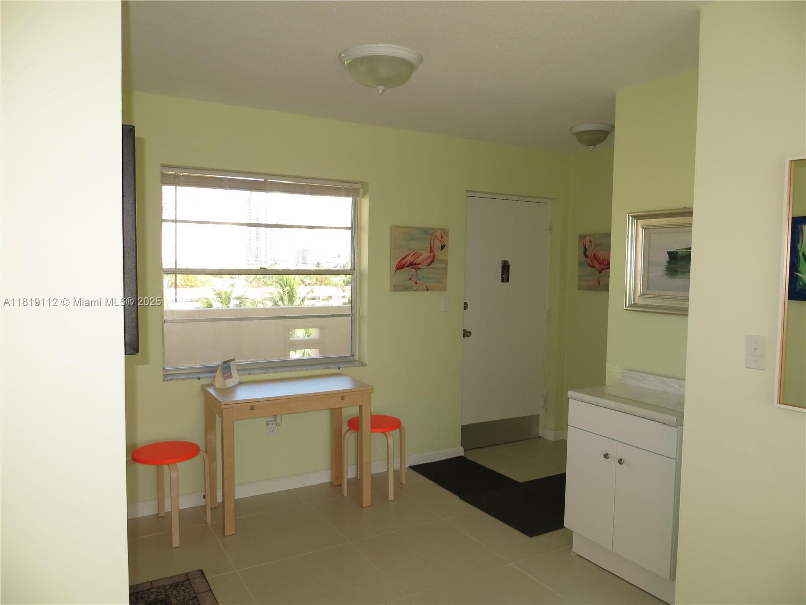 220 Kings Pt Dr #607,Sunny Isles Beach, FL 33160