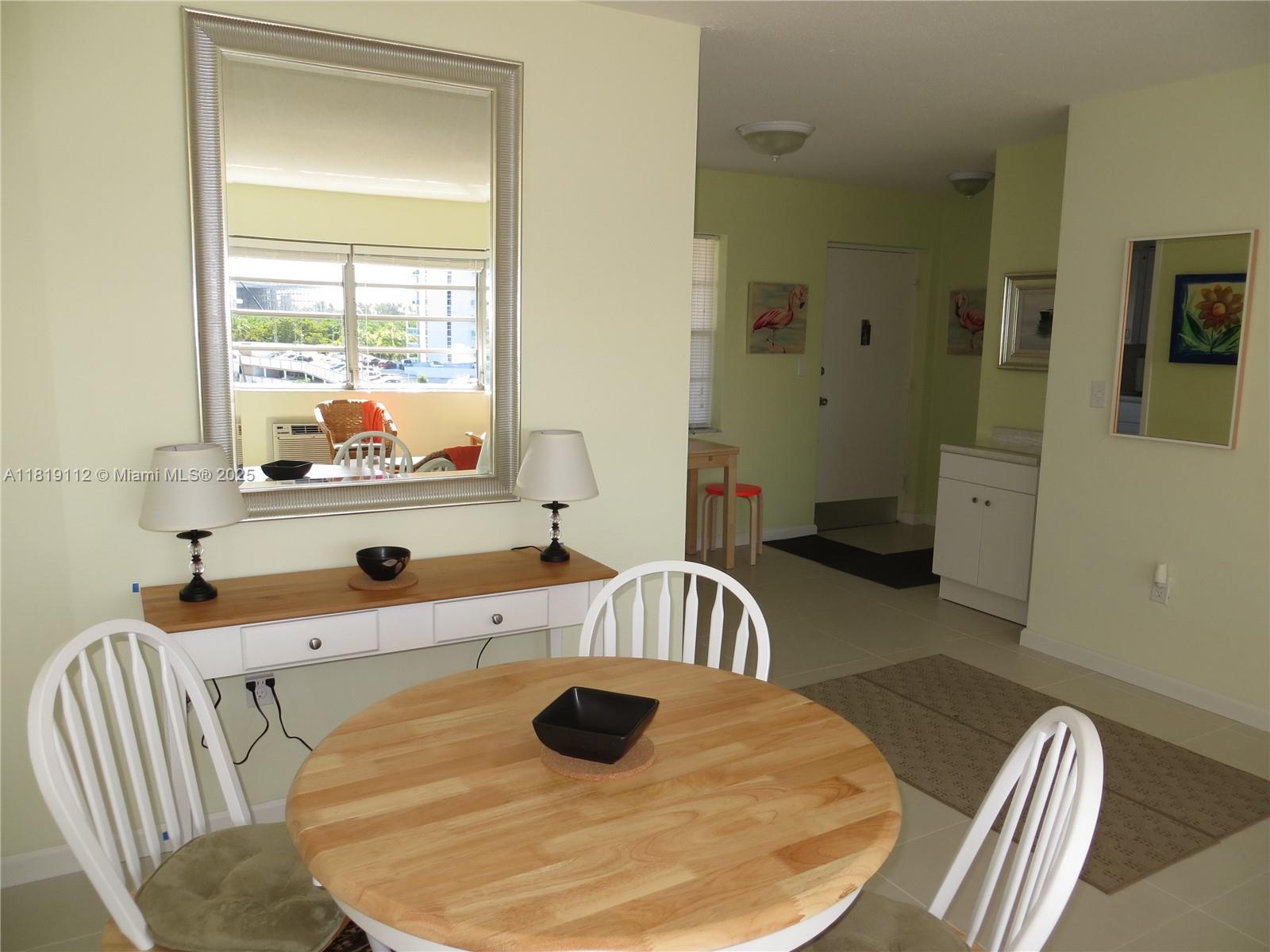 220 Kings Pt Dr #607,Sunny Isles Beach, FL 33160