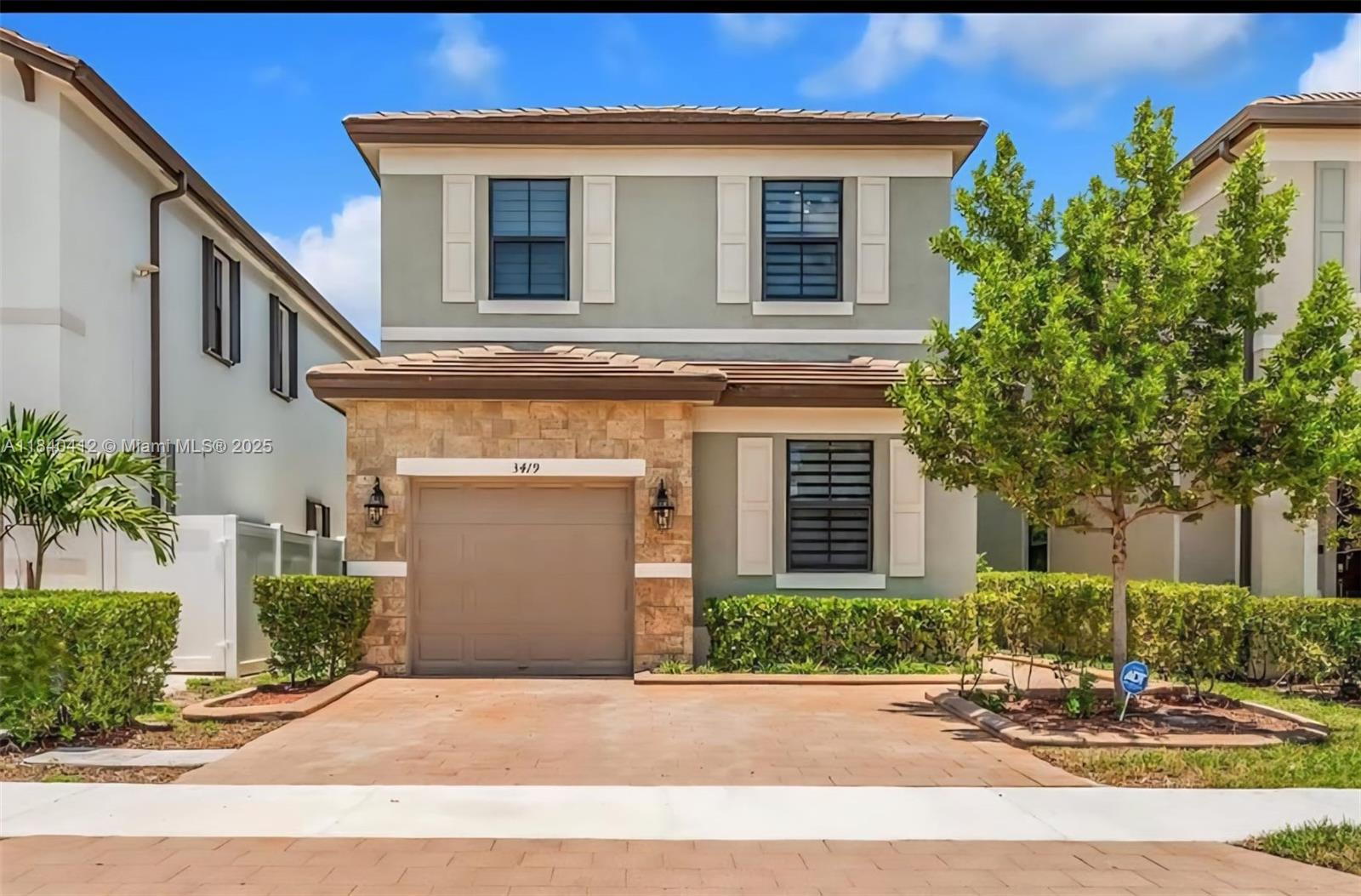 3419 W 109th Pl
