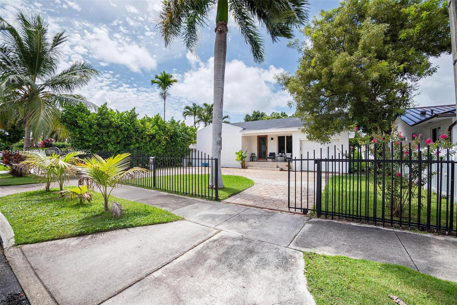 2350 SW 24th St