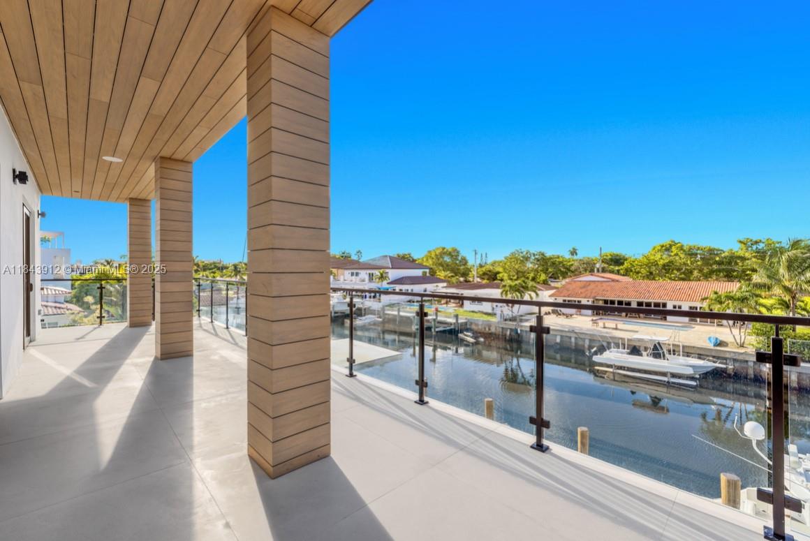 2050 S Hibiscus Dr North Miami, FL 33181