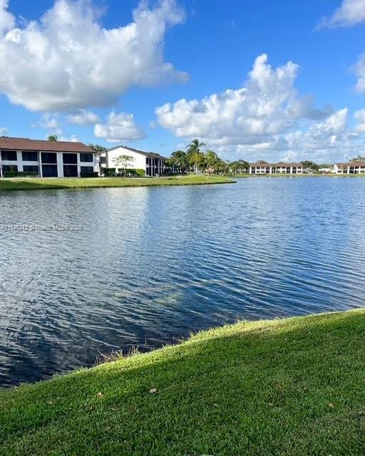 211 Lake Pointe Dr #208