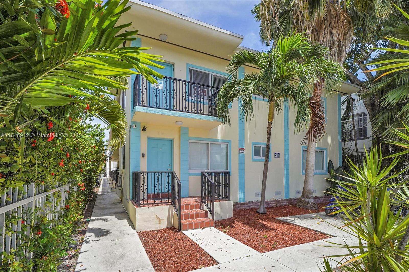 1135 Euclid Ave #207