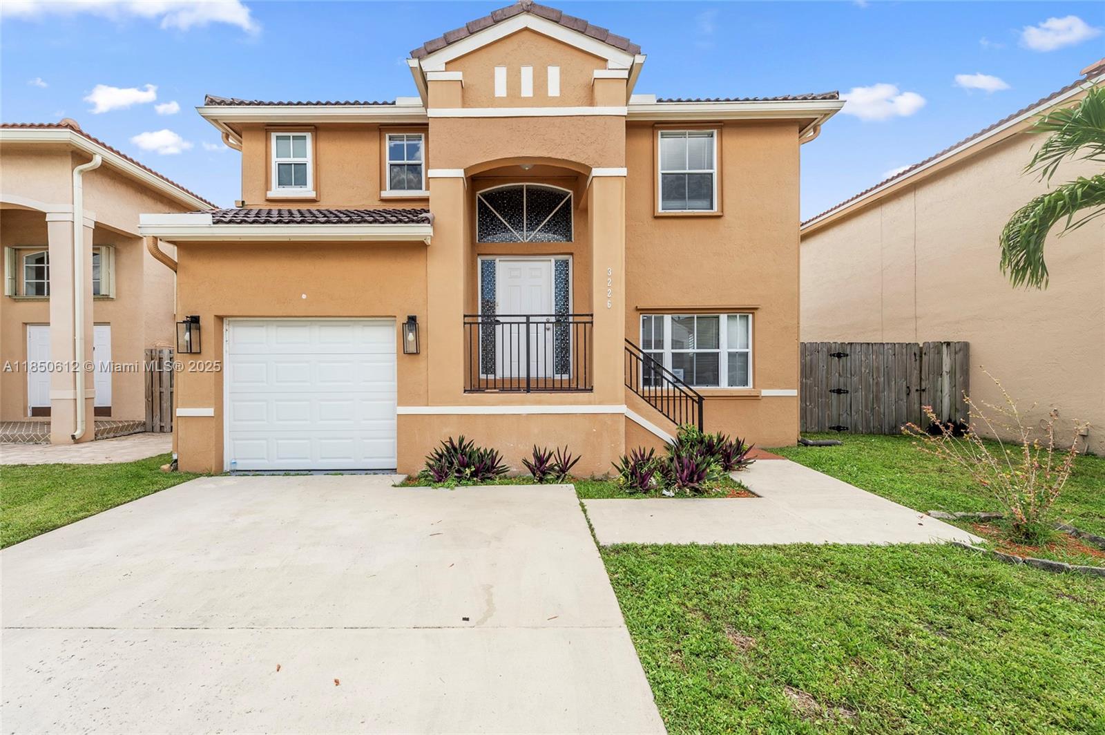 3226 W Buena Vis Dr