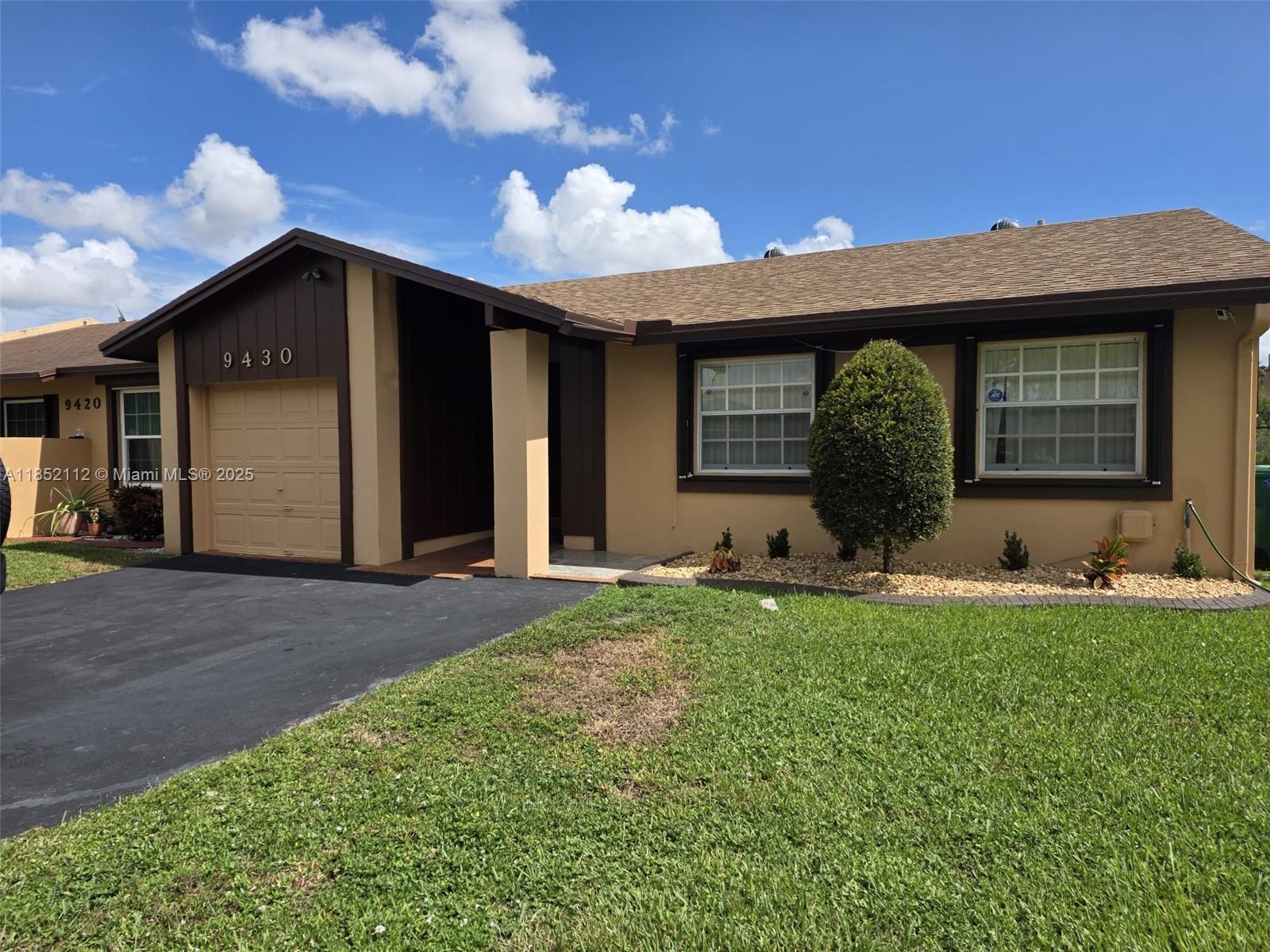 9430 S Meadows Cir #9430