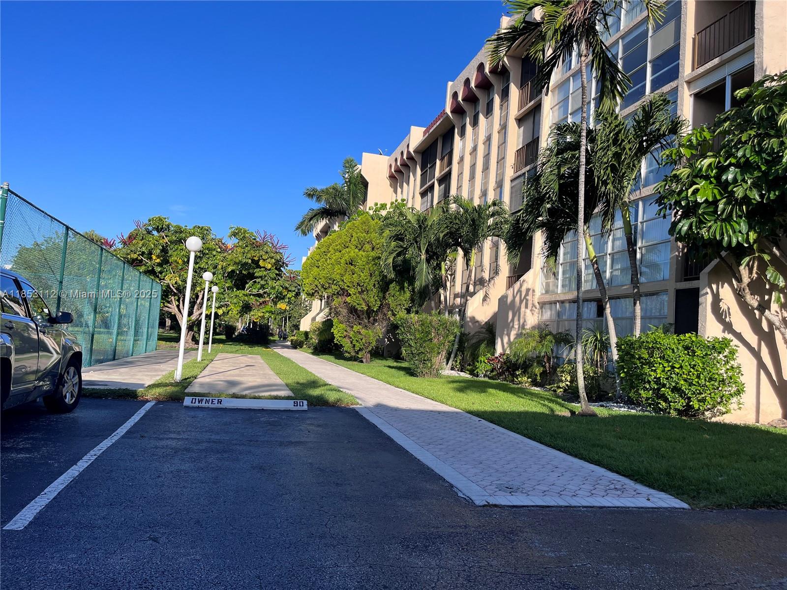 2101 Atlantic Shores Blvd #309 Hallandale Beach, FL 33009