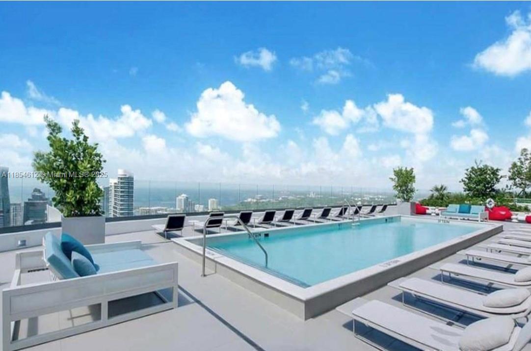 image BRICKELL HEIGHTS EAST CON3