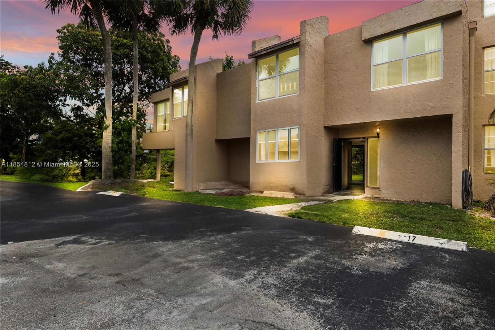 9450 Live Oak Pl #109