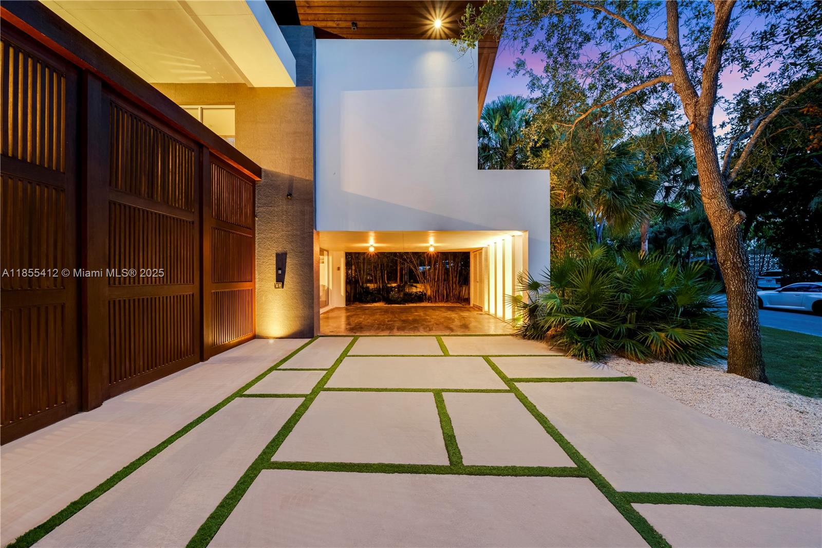545 Sabal Palm