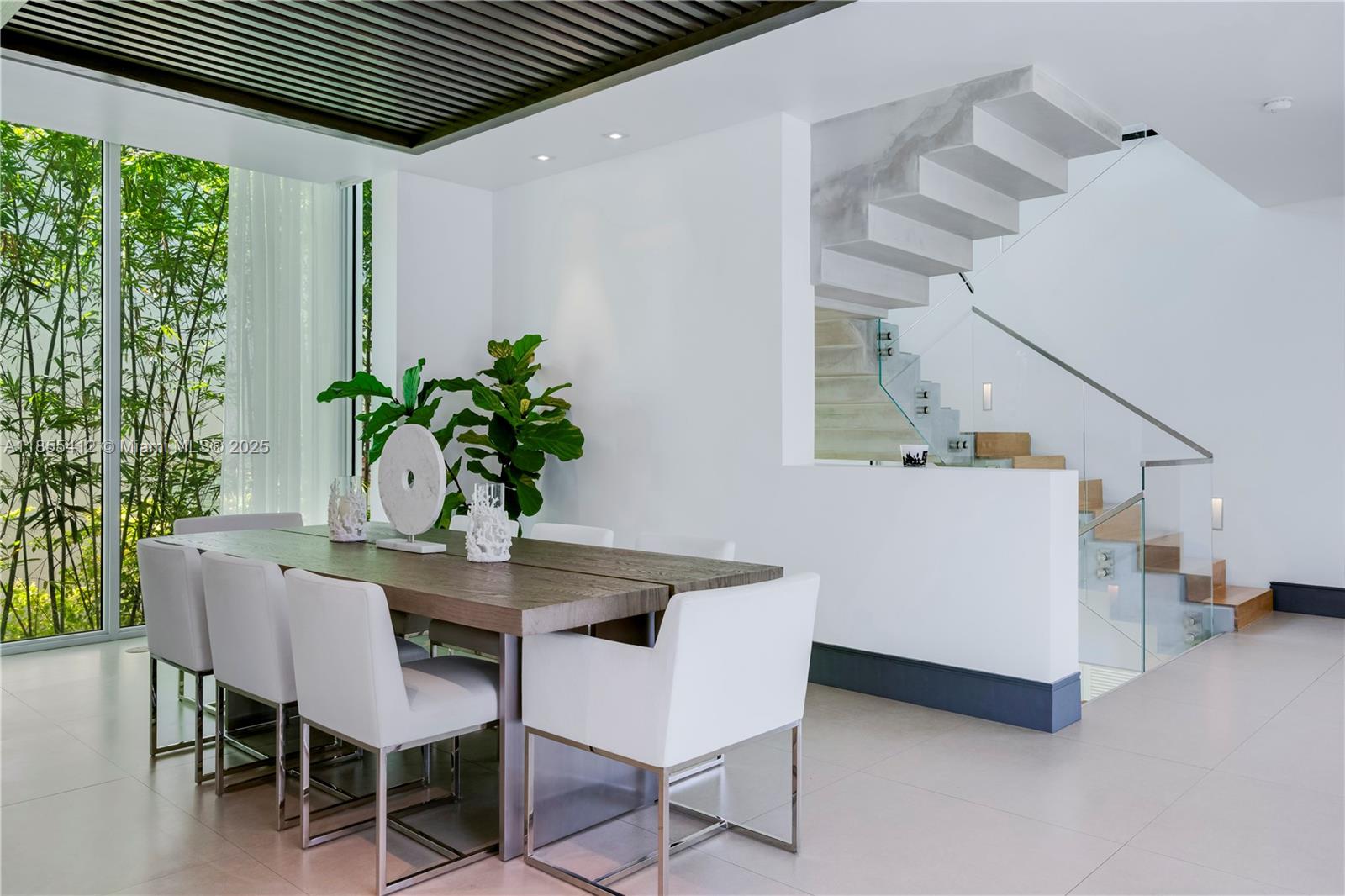 545 Sabal Palm Key Biscayne, FL 33149 545 Sabal Palm Key Biscayne, FL 33149