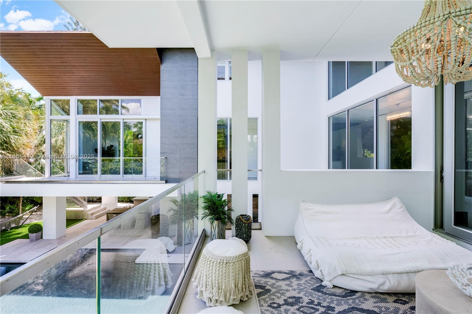 545 Sabal Palm Key Biscayne, FL 33149 545 Sabal Palm Key Biscayne, FL 33149