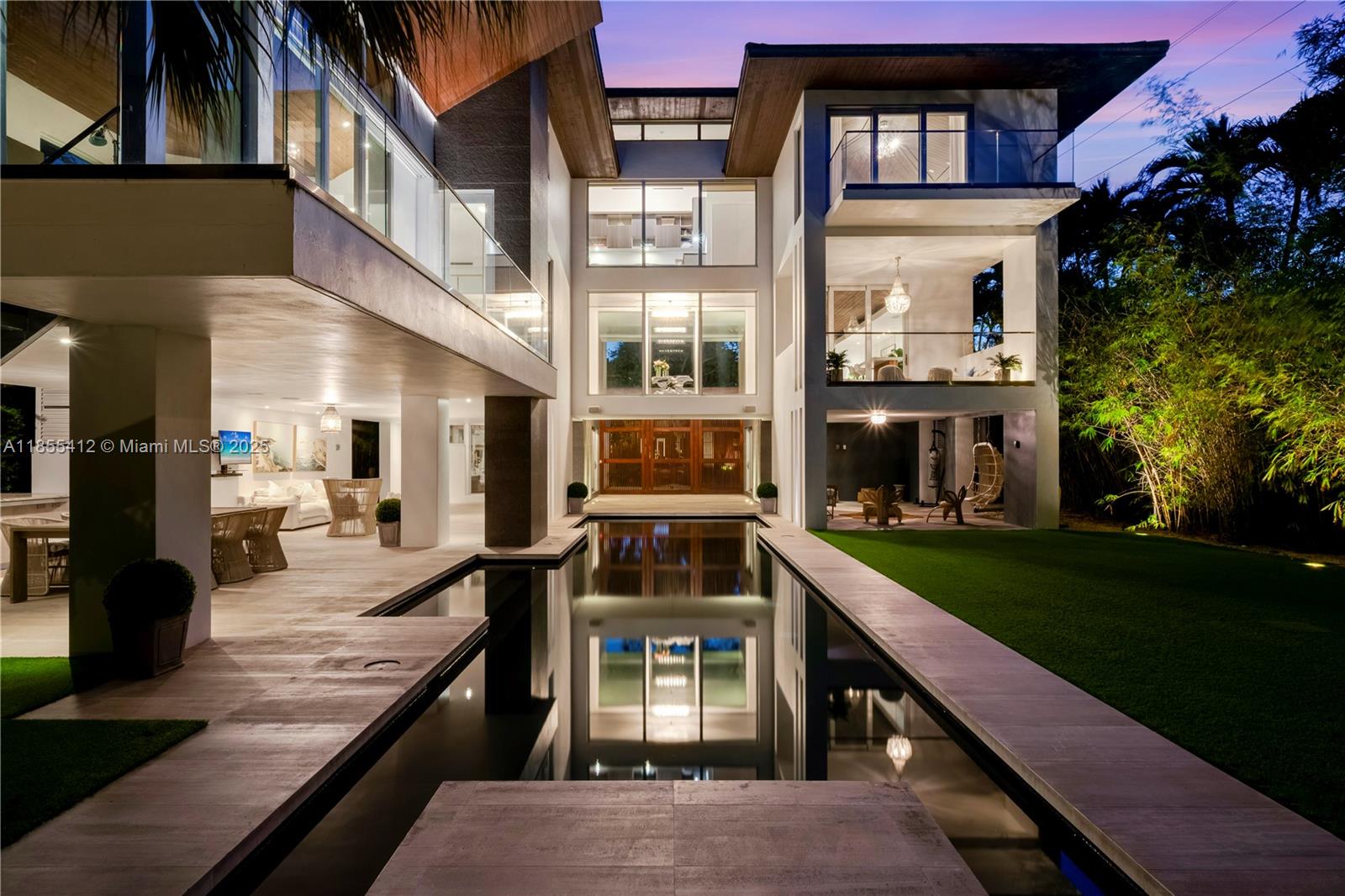 545 Sabal Palm Key Biscayne, FL 33149 545 Sabal Palm Key Biscayne, FL 33149