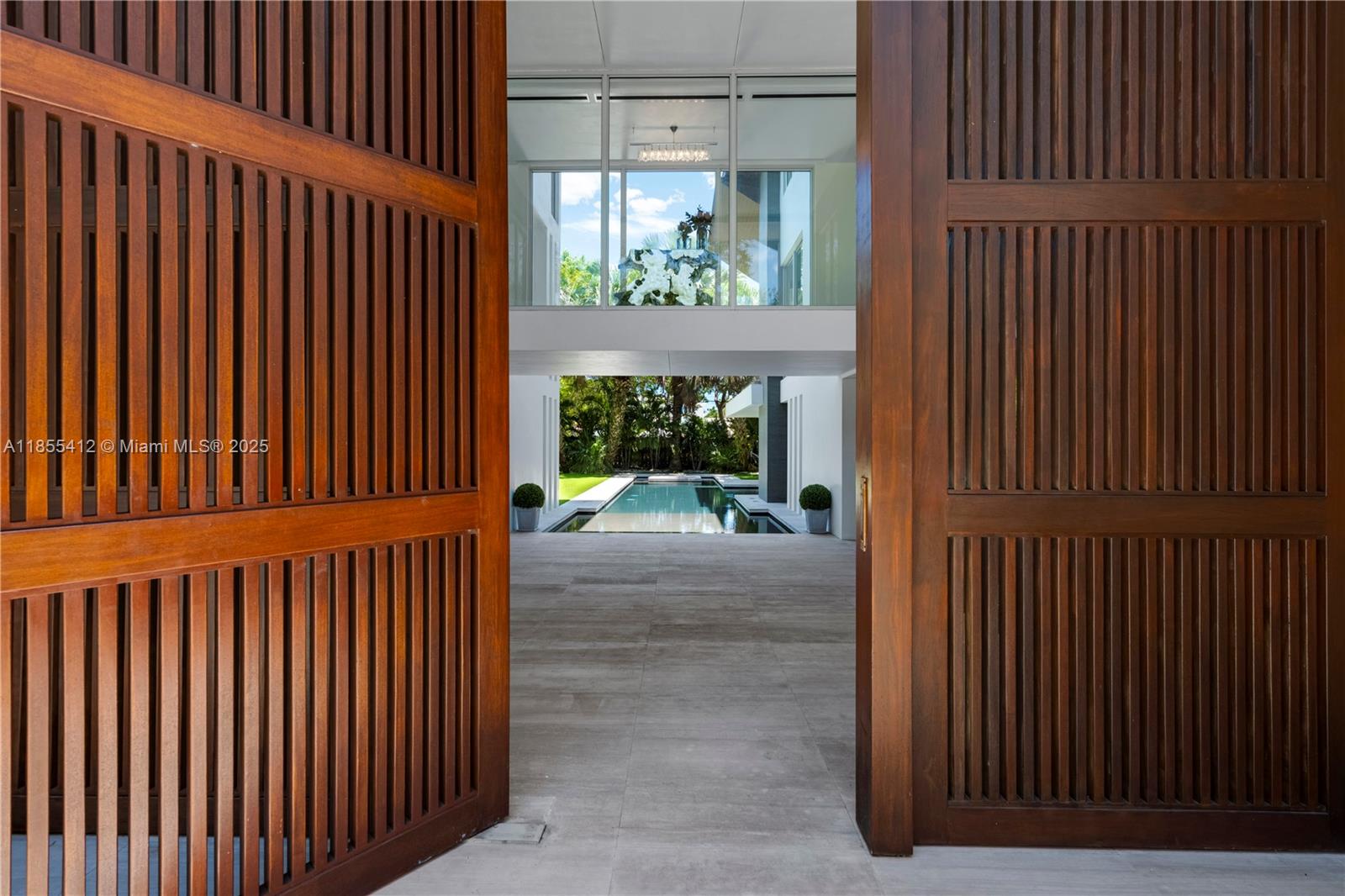 545 Sabal Palm Key Biscayne, FL 33149 545 Sabal Palm Key Biscayne, FL 33149