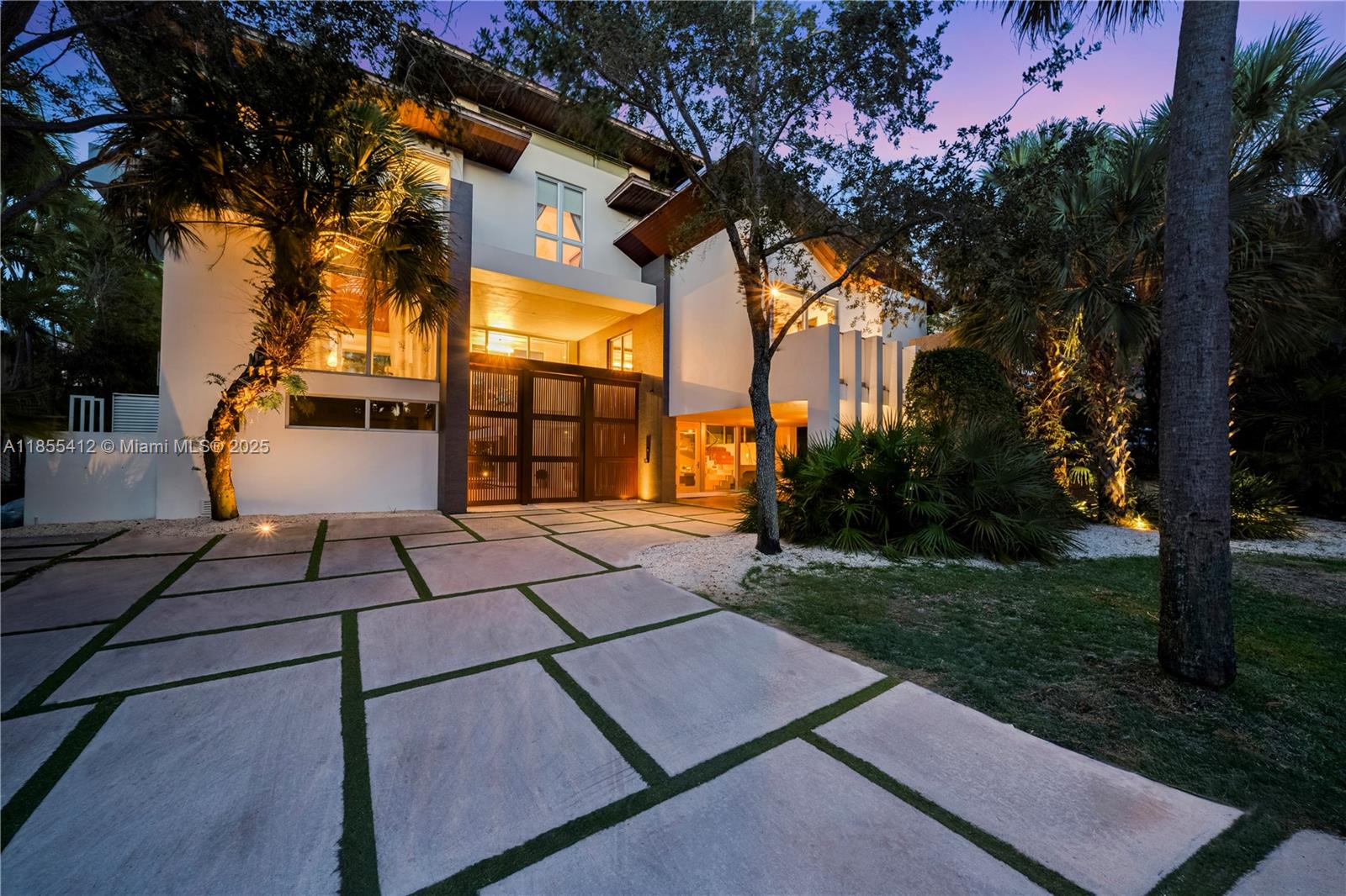 545 Sabal Palm Key Biscayne, FL 33149 545 Sabal Palm Key Biscayne, FL 33149