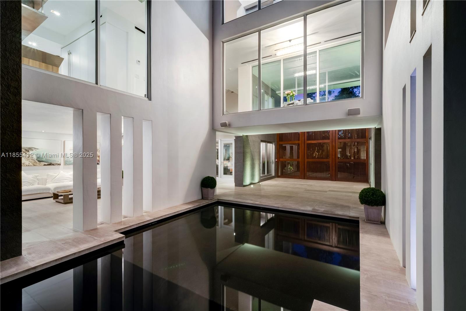 545 Sabal Palm Key Biscayne, FL 33149 545 Sabal Palm Key Biscayne, FL 33149