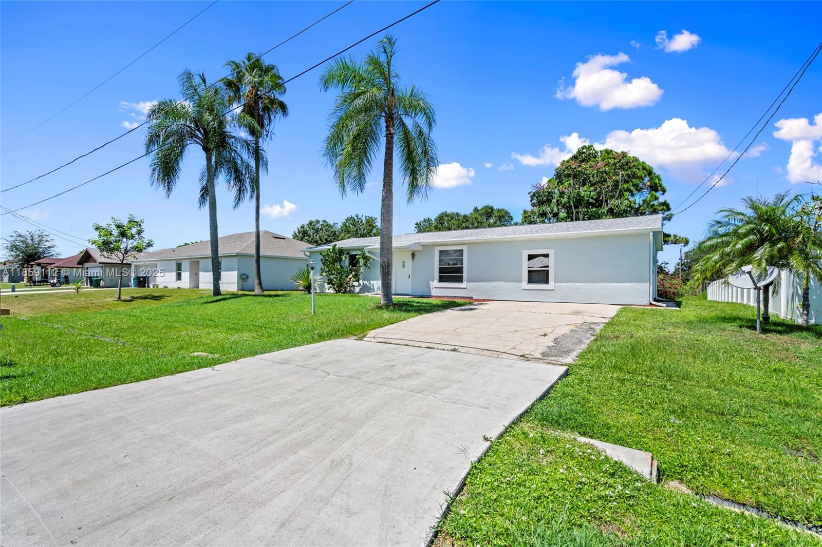 711 NW Riverside Dr