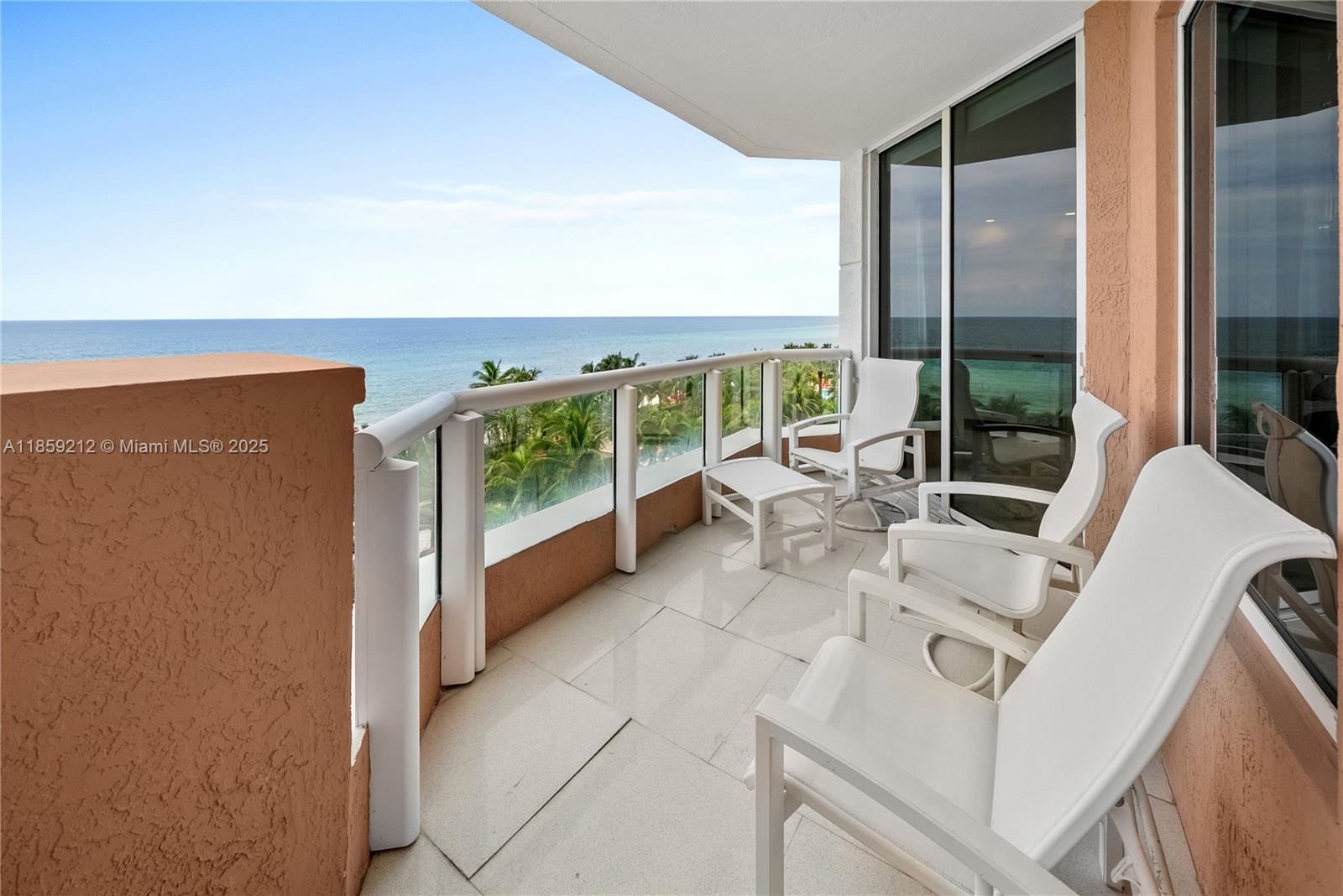 image Acqualina Ocean Residence10