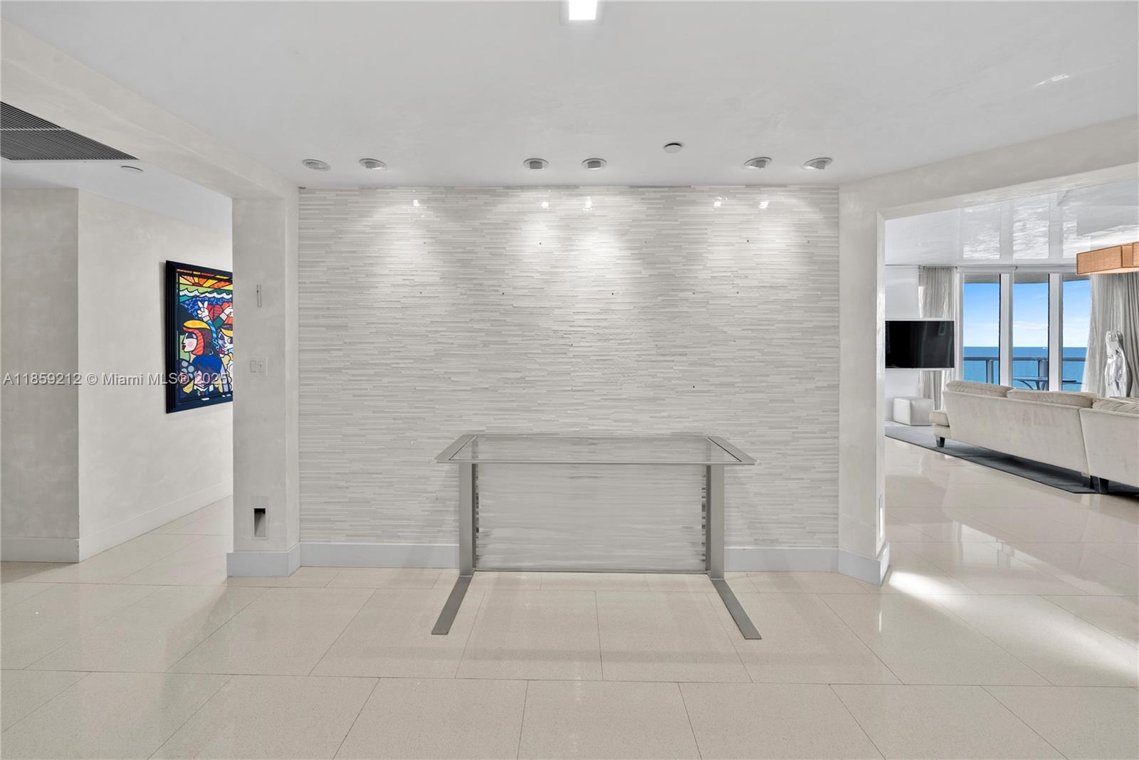 image Acqualina Ocean Residence13