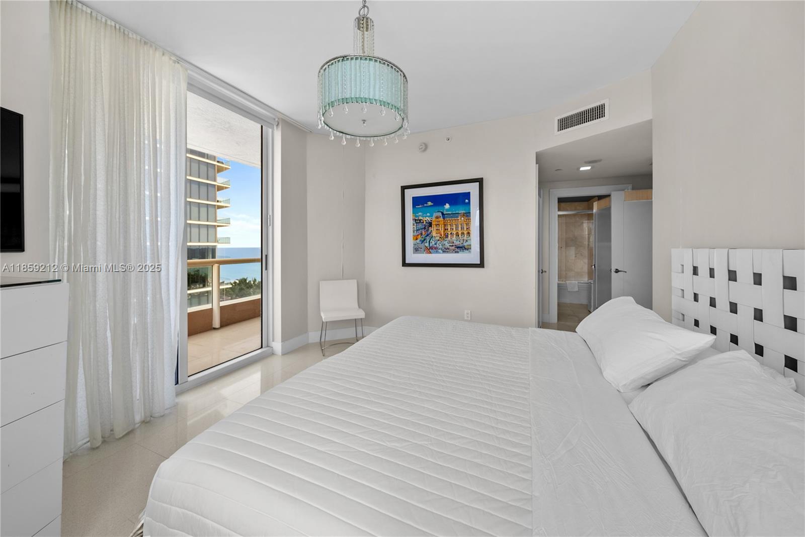 image Acqualina Ocean Residence32