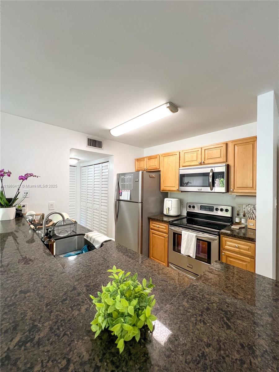 15821 SW 104th Ter #203
