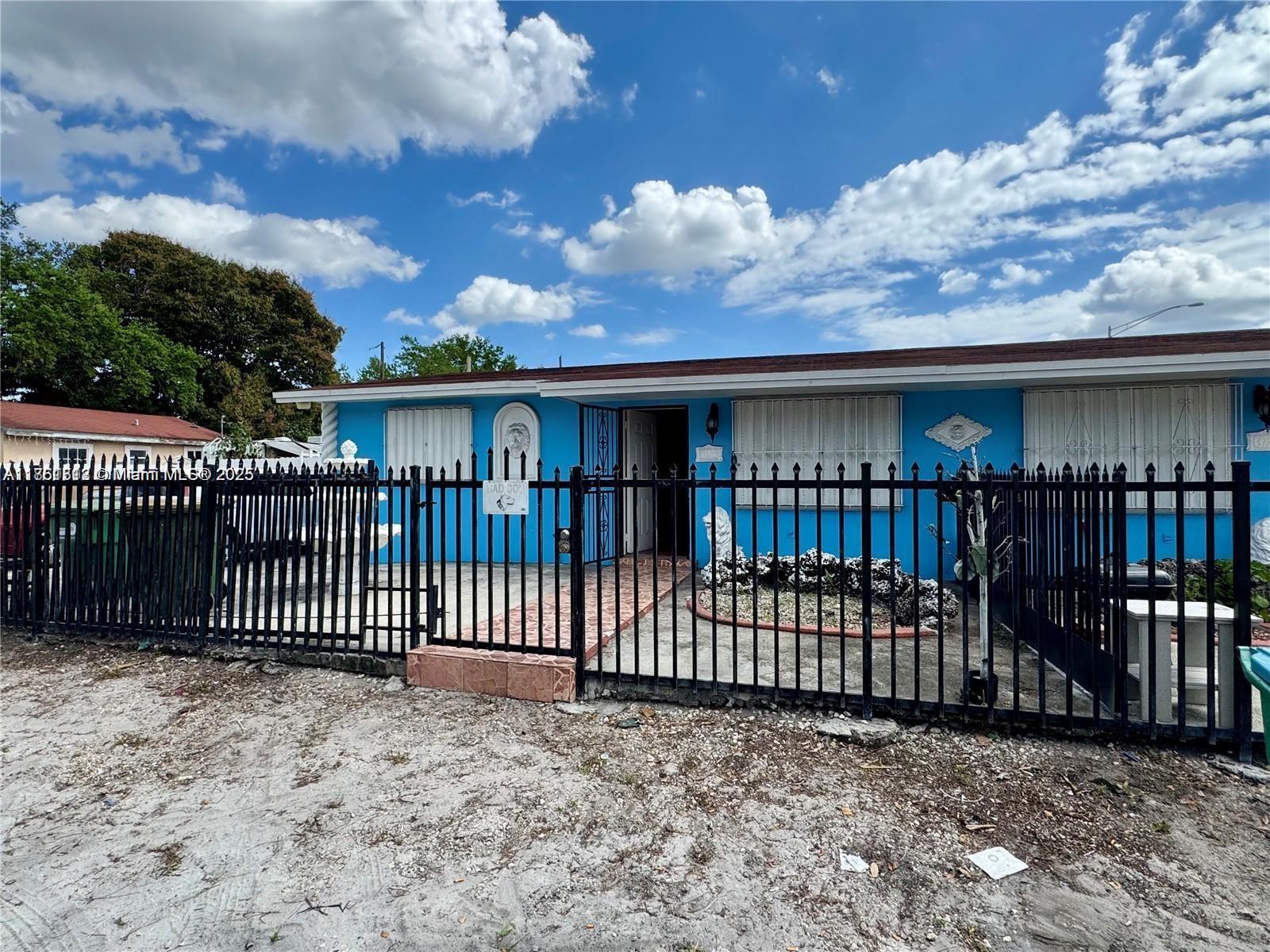 3121 NW 103rd St