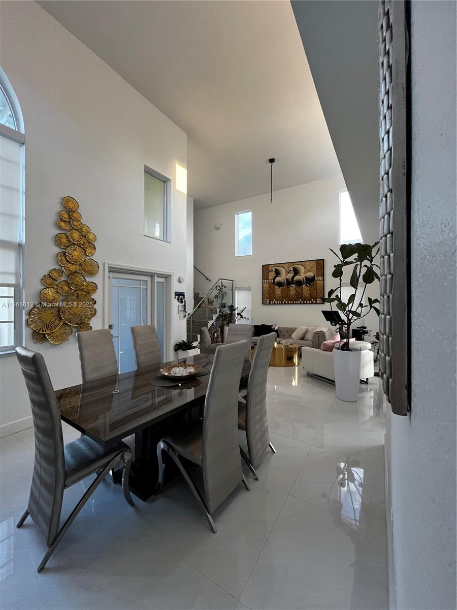 1170 E Wilshire Cir E Pembroke Pines, FL 33027