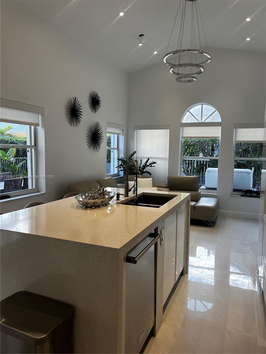 1170 E Wilshire Cir E Pembroke Pines, FL 33027