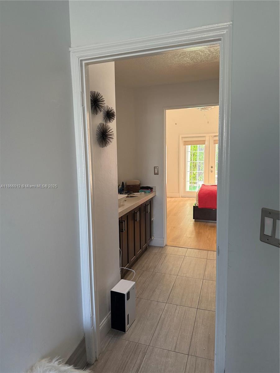 1170 E Wilshire Cir E Pembroke Pines, FL 33027