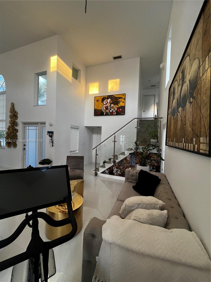 1170 E Wilshire Cir E Pembroke Pines, FL 33027