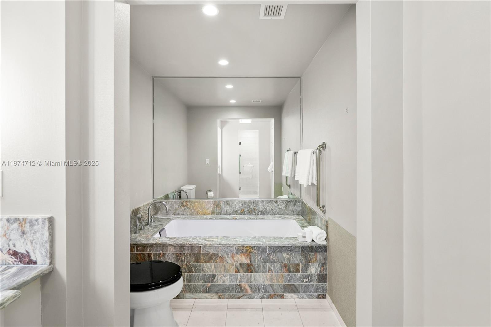 551 N Fort Lauderdale Bch Blvd #R2212 Fort Lauderdale, FL 33304