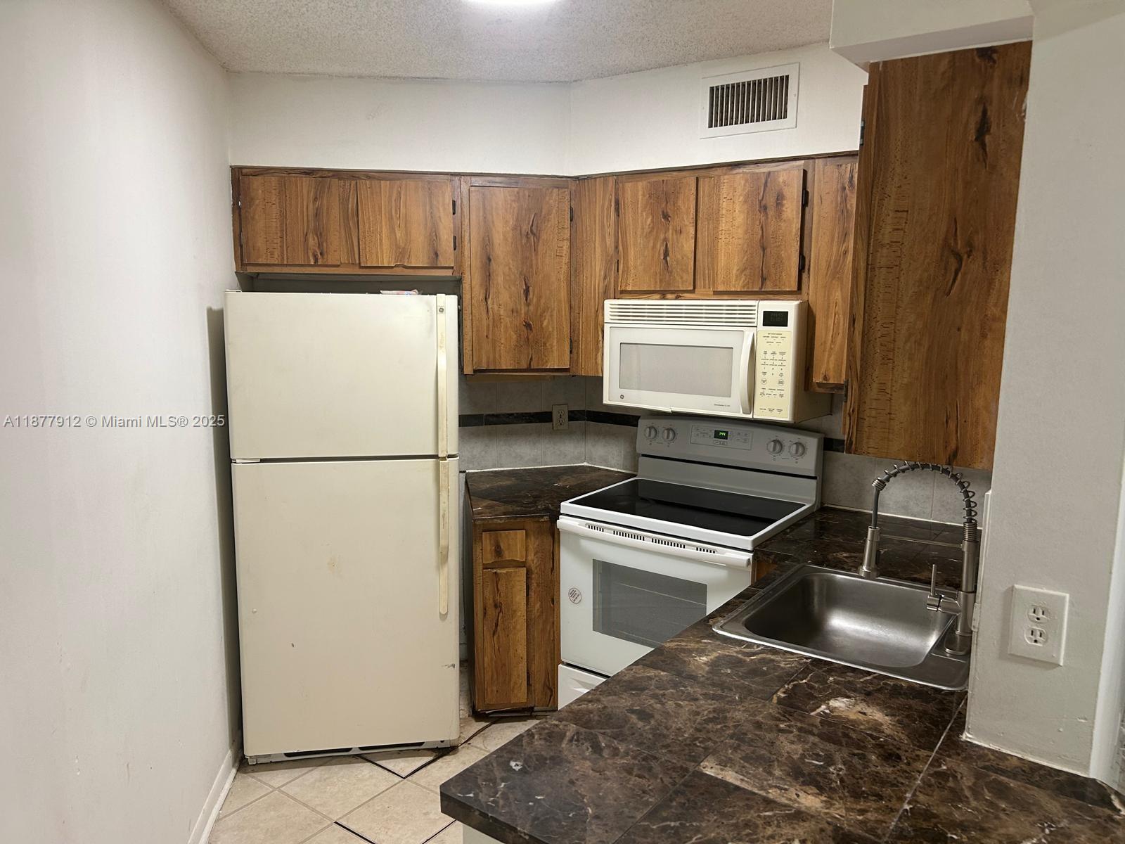 210 Lake Pointe Dr #201