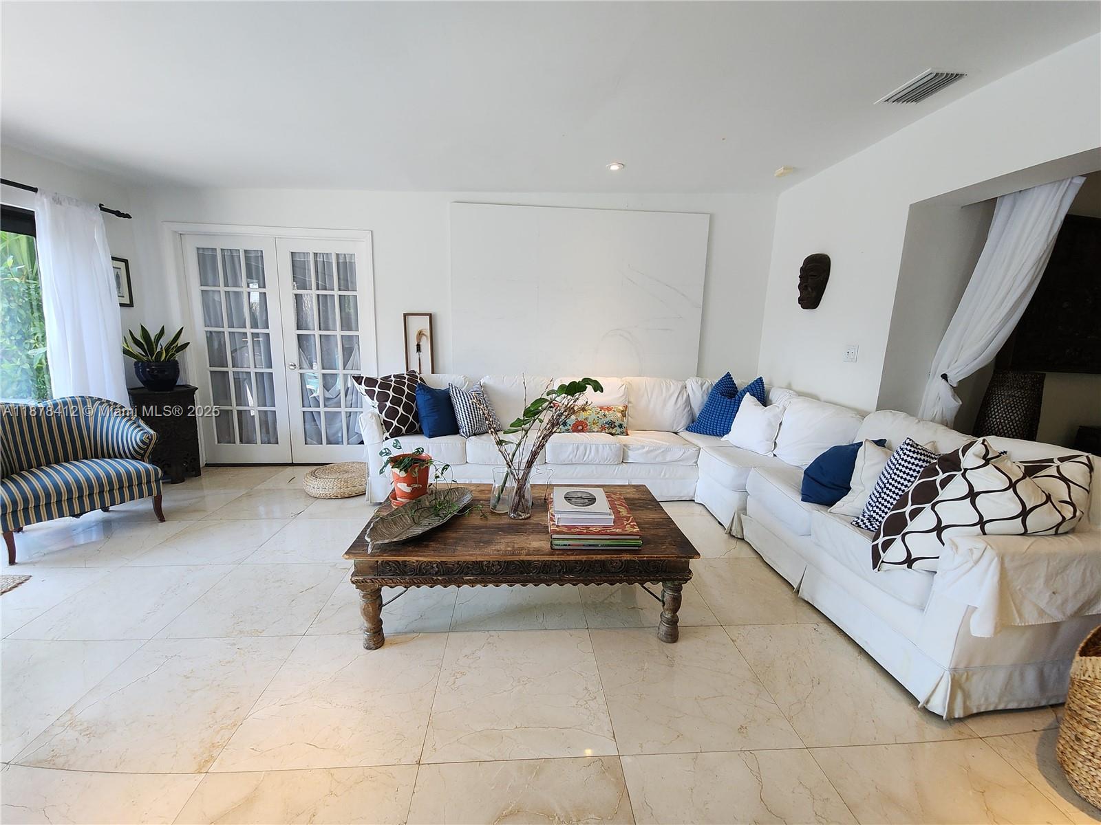 1710 Cleveland Rd Miami Beach, FL 33141