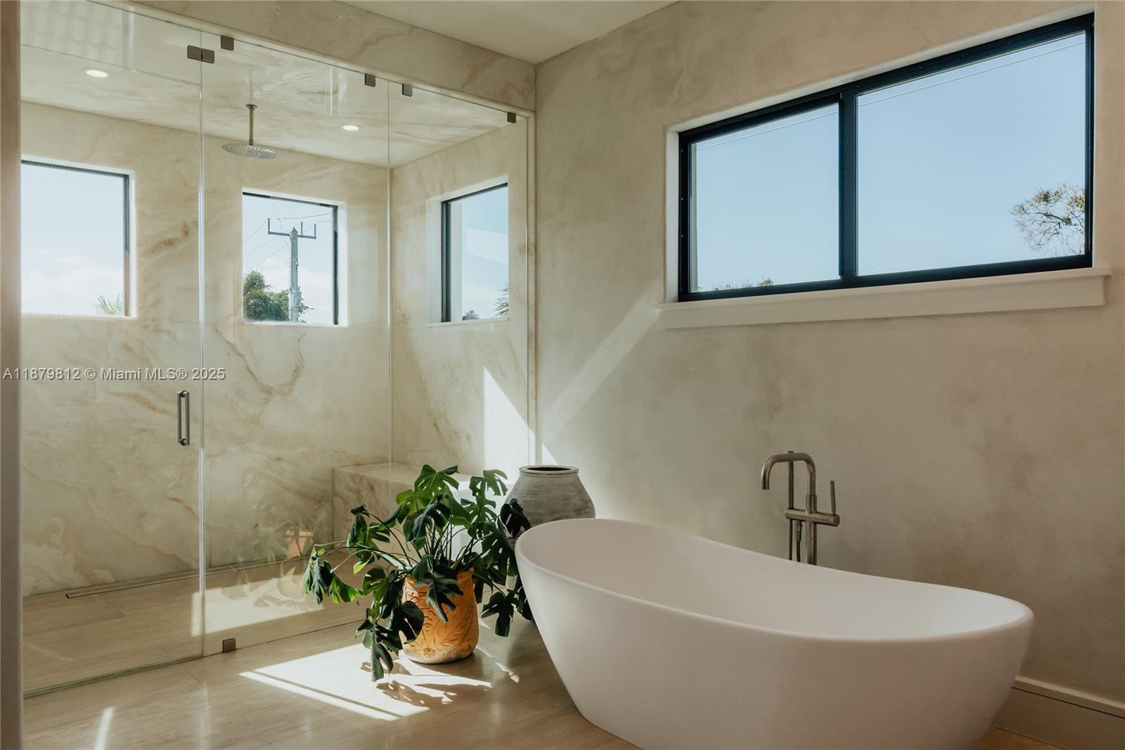 2300 NE 34th Ct Lighthouse Point, FL 33064 2300 NE 34th Ct Lighthouse Point, FL 33064