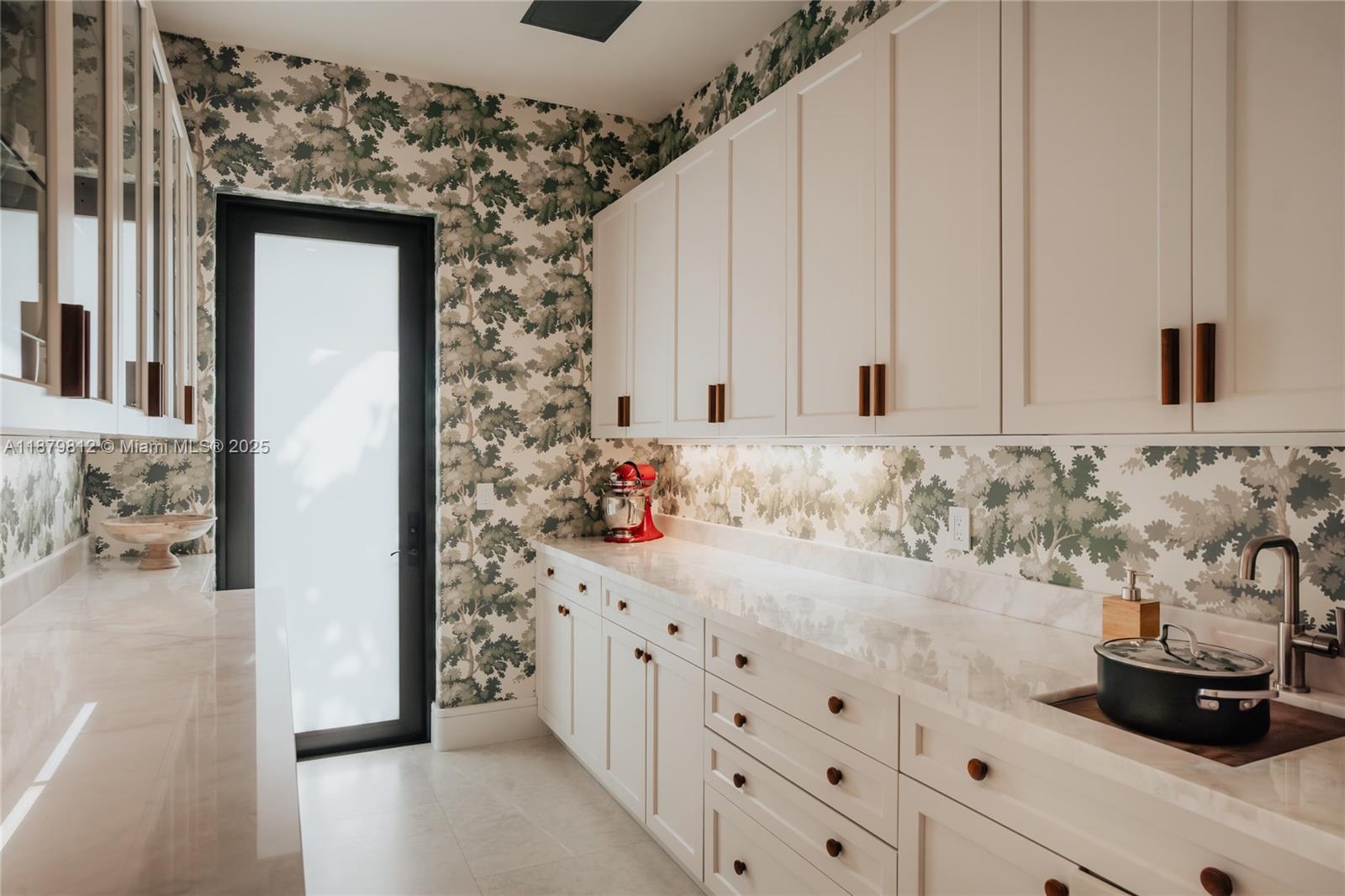 2300 NE 34th Ct Lighthouse Point, FL 33064 2300 NE 34th Ct Lighthouse Point, FL 33064