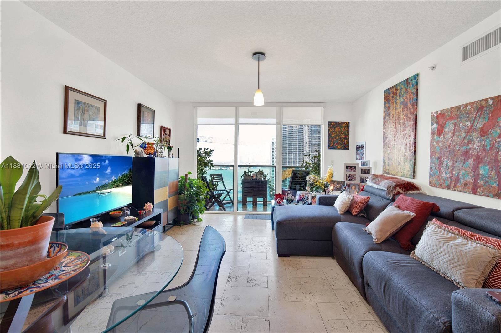 31 SE 5th St #2910
