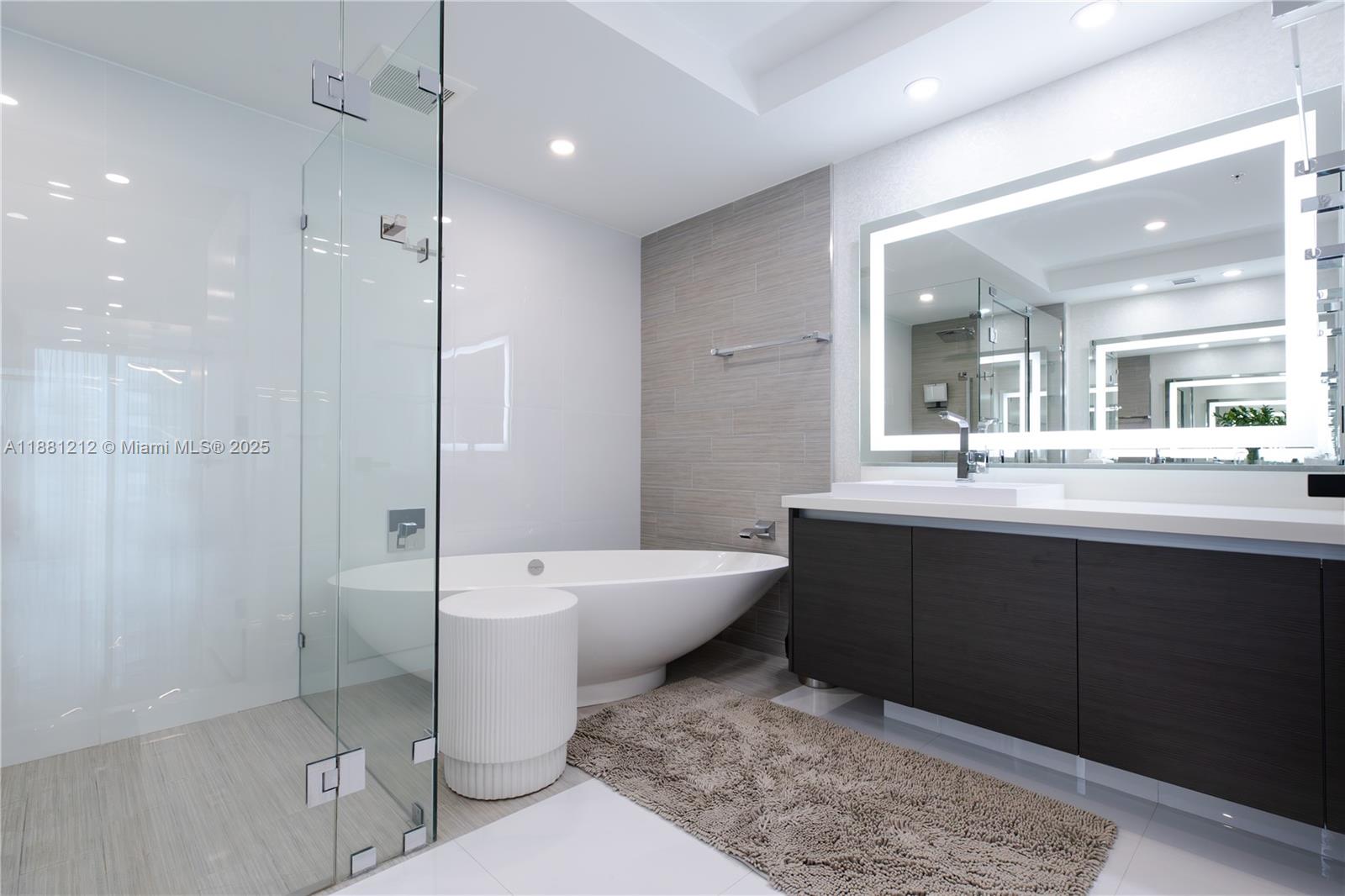 image Parque Towers Condo17