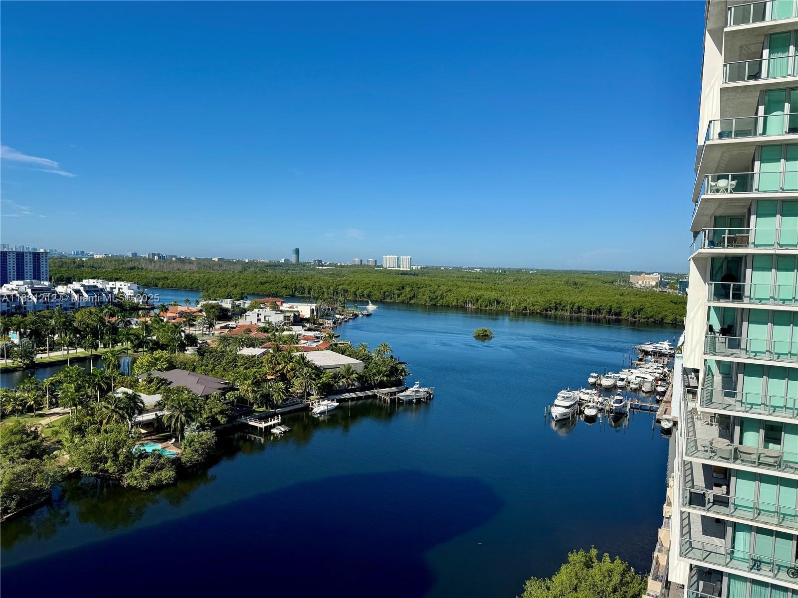image Parque Towers Condo1