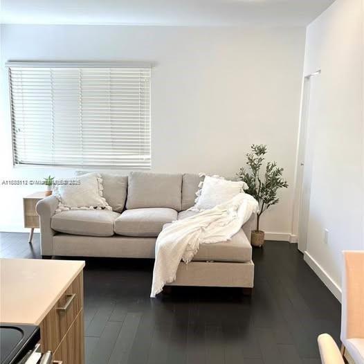 551 Michigan Ave #123