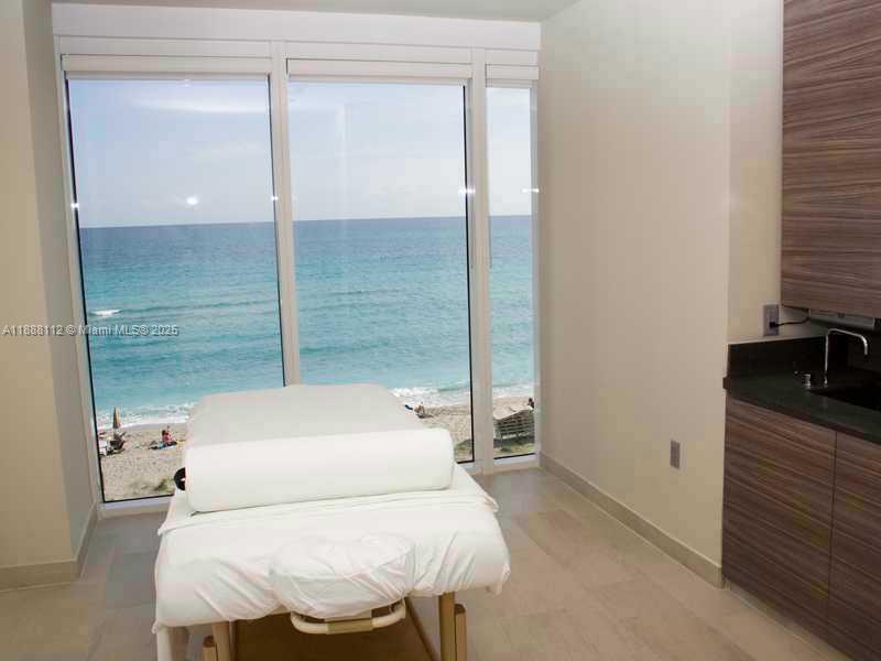 1800 S Ocean Dr #2402 Hallandale Beach, FL 33009