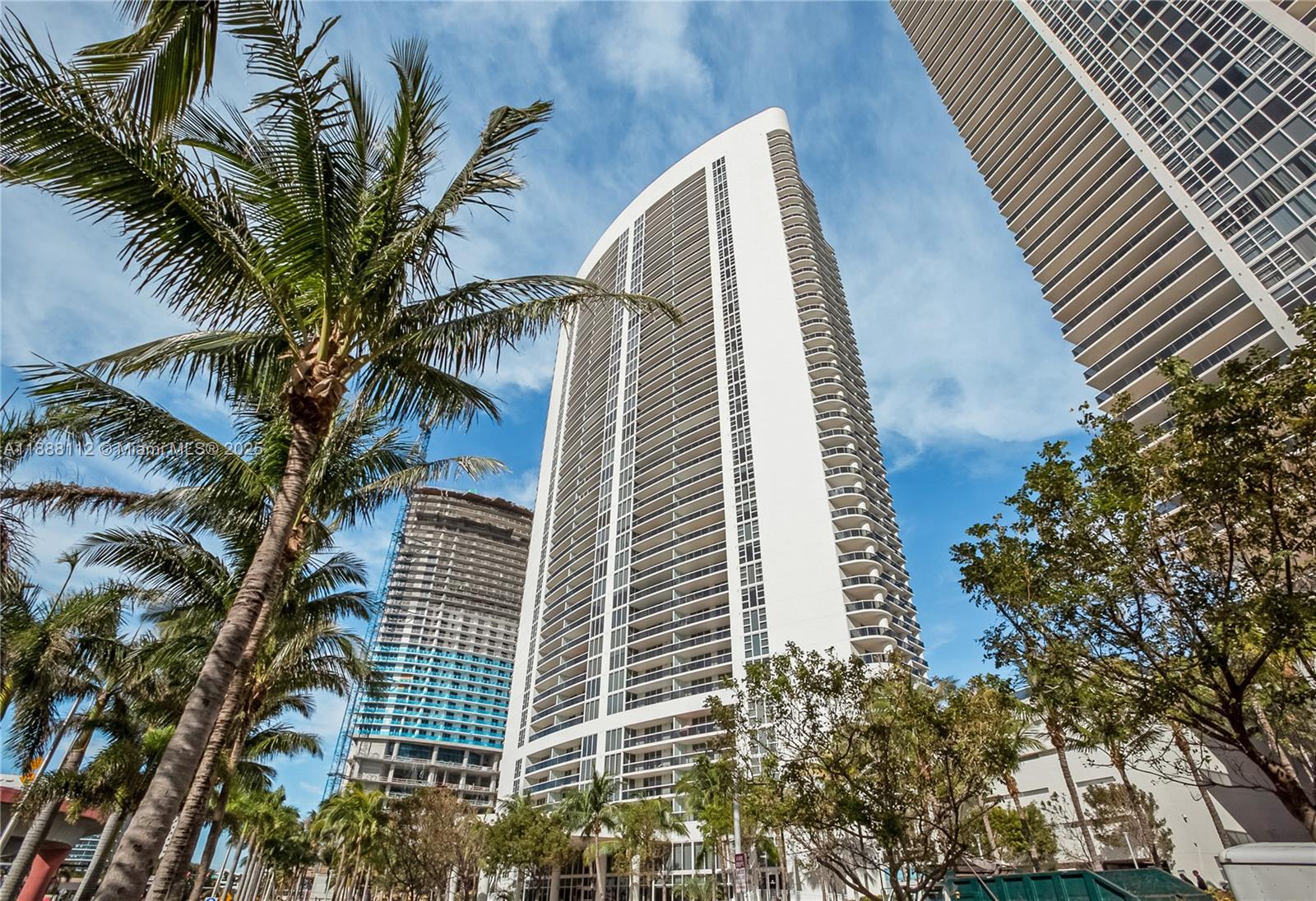 1800 S Ocean Dr #2402 Hallandale Beach, FL 33009