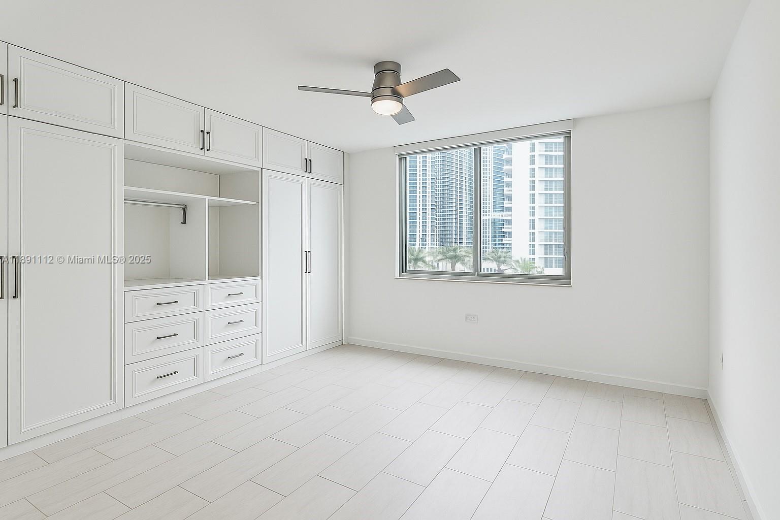 image Courts Brickell Key Condo0