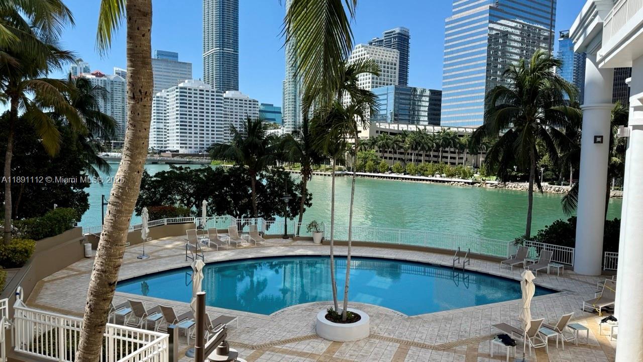 image Courts Brickell Key Condo13
