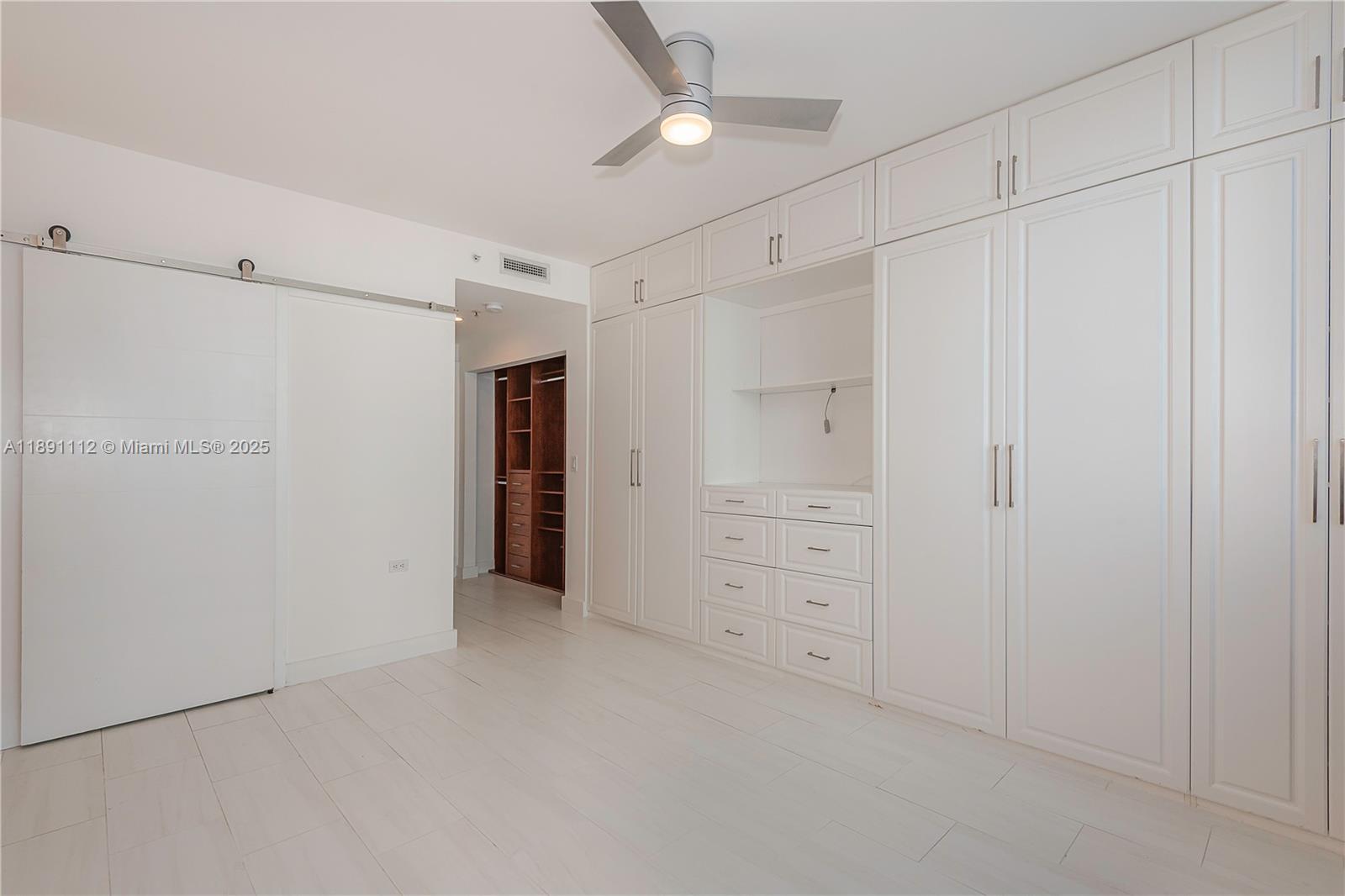 image Courts Brickell Key Condo1