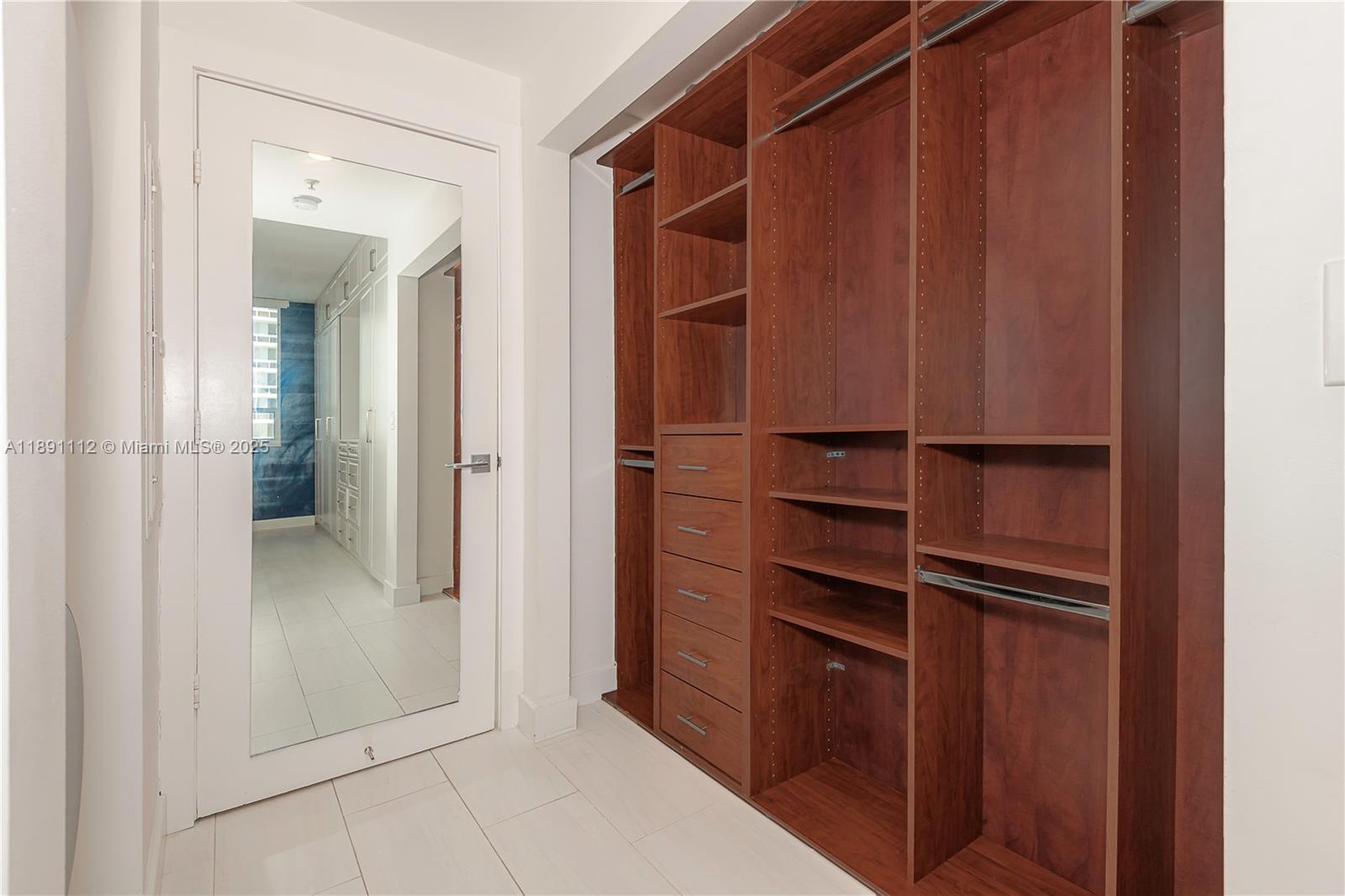 image Courts Brickell Key Condo2
